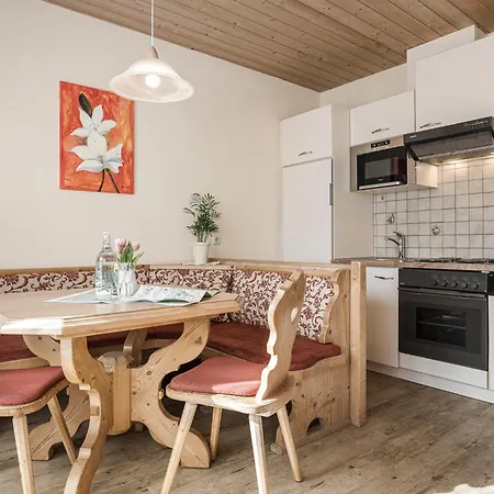 Lägenhetshotell Appartementhaus Sennhuettn 3*