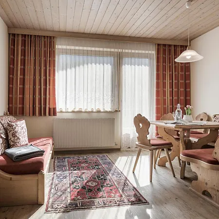 Hotel apartamentowy Appartementhaus Sennhuettn Finkenberg