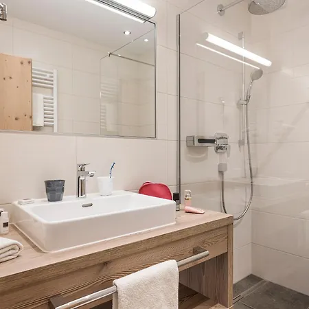 Appartementhaus Sennhuettn Hotel apartamentowy 4*