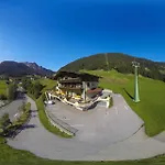 Appartementhaus Sennhuettn 公寓式酒店 弗林肯贝格