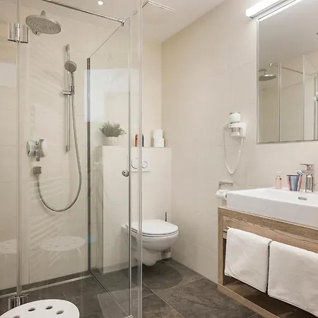 Apart Otel Appartementhaus Sennhuettn 4*