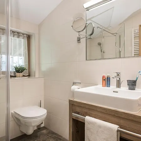 Apart Otel Appartementhaus Sennhuettn 4*